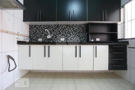 Casa à venda com 2 quartos, sendo 1 suíte,  em Jardim Ivana, São Paulo, SP