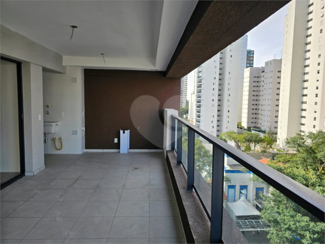 Apartamento à venda com 2 quartos, sendo 1 suíte,  em Santo Amaro, São Paulo, SP