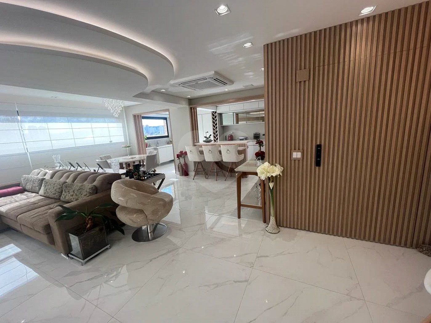 Apartamento à venda com 3 suítes em Santa Teresinha, São Paulo, SP