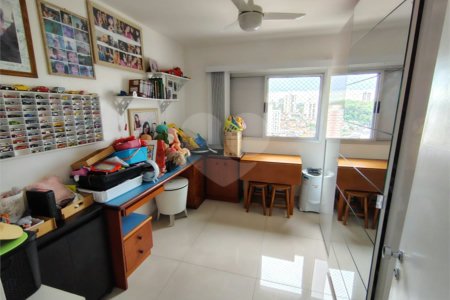 Apartamento à venda com 4 quartos, sendo 3 suítes,  em Jardim Londrina, São Paulo, SP