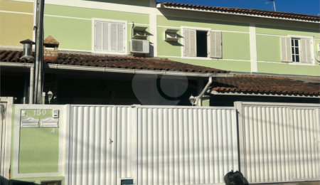 Casa à venda com 2 quartos em Parque Jóquei Club, Campos dos Goytacazes, RJ