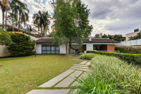 Casa à venda com 4 suítes em Alto da Boa Vista, São Paulo, SP