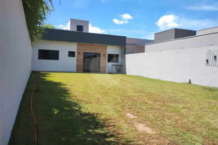 Casa a venda no Residencial Capivari, em Louveira SP.