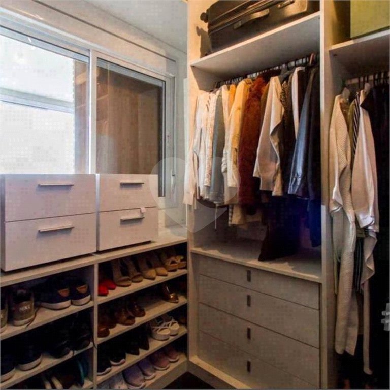 Apartamento à venda com 3 quartos, sendo 1 suíte,  em Vila Anastácio, São Paulo, SP