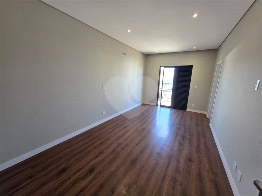 Sobrado com 3 suítes e closet, e escritório Faber 4