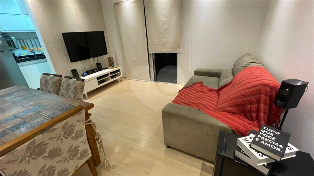 Apartamento no Condomínio Parque dos Manacás.
