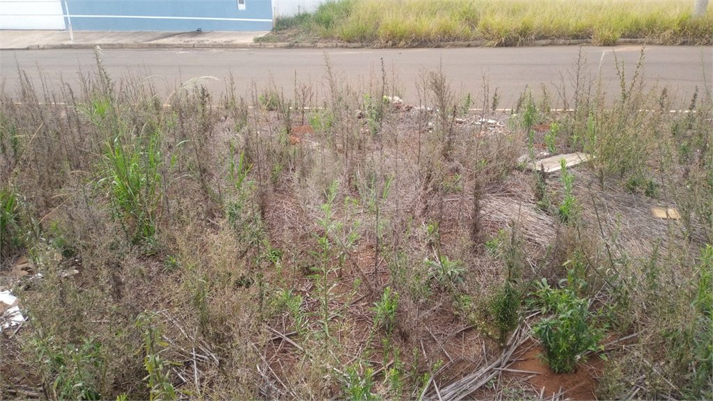 Lote no Jardim do Bosque, aceita financiamento ou aquisição de terreno e construção .