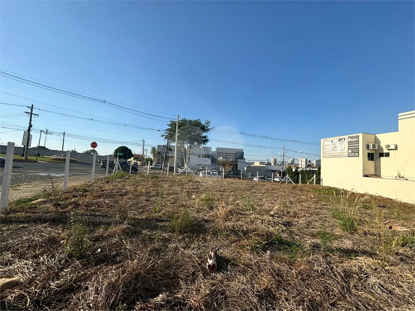 Terreno à venda em Jardim Esplanada - SP