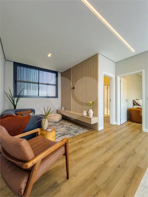 Indaiatuba - Condominio Villa Sapezal - 318 m² de Terreno - 230 m² de Área Construída - 3 suítes, sendo 1 Master com closet planejado - Sala de TV - Sala de estar integrada à Sala de jantar - Cozinha com móveis planejados - Despensa - Escritório planejado - Lavabo - Piscina com preparação para aquec