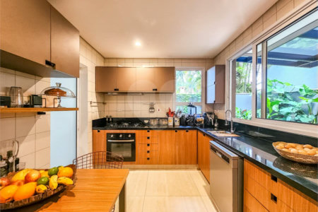 Casa em Condomínio 3 suítes 2 vagas a venda | Jardim Prudência - São Paulo