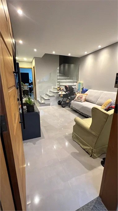 Sobrado moderno na Freguesia do Ó | 2 suítes, 1 vaga e 75 m²