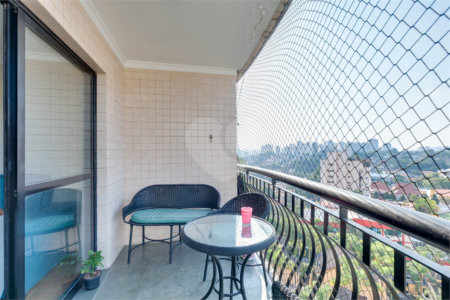 Apartamento Alto da Boa Vista em Condominio Clube