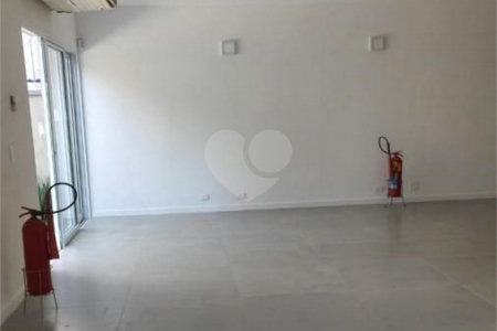 Casa Comercial na Vila Mariana, 400m², próximo metrô, 3 vagas, locação e venda