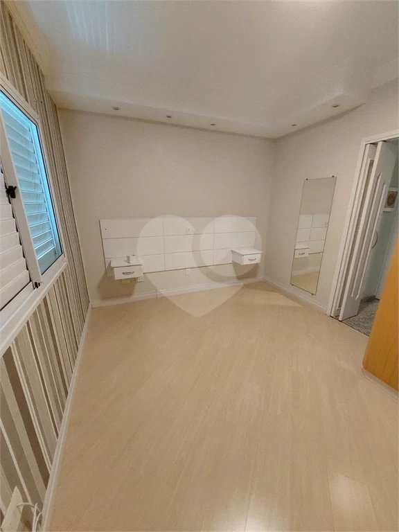 Sobrado á venda com 102m²- Vila Bertioga.