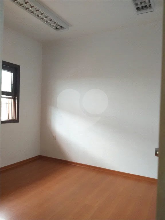Casa à venda com 4 quartos, sendo 1 suíte,  no Centro, Vinhedo, SP