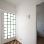 Casa à venda no Campo Belo de 200 metros quadrados, com 3 casas no terreno.