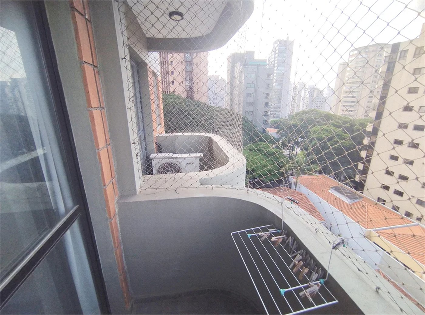 Apartamento mobiliado em Moema, - 1 quarto, sala e cozinha - 1 vaga