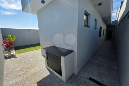 Casa térrea 3 dormitórios 1 suíte Residencial Villeneuve.