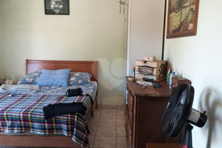Casa Sobrado Residencial e Comercial no Maria Stella Fagá
