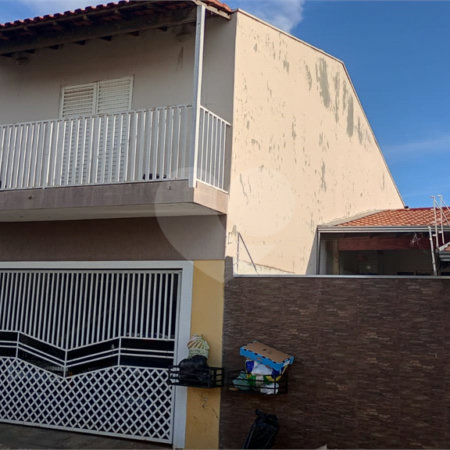 Sobrado à venda com 3 quartos, sendo 1 suíte, em Parque Residencial Maria Stella Faga, São Carlos, SP
