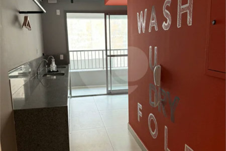 Apartamento - Prox Paulista - 1 quarto - varanda - 1 banheiro - sem garagem