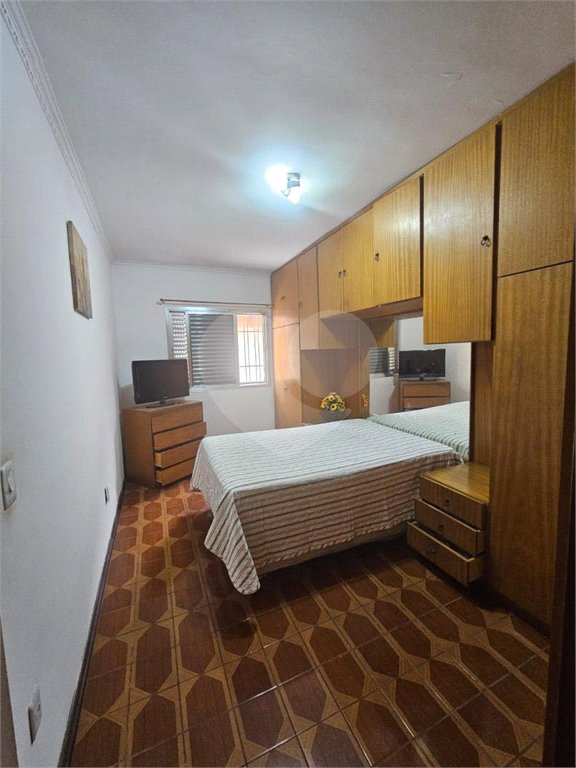 Casa Térrea na Vila Formosa de 233m2 com 3 dorms, 1 suíte, 3 banheiros e 4 vagas. Estuda permuta.