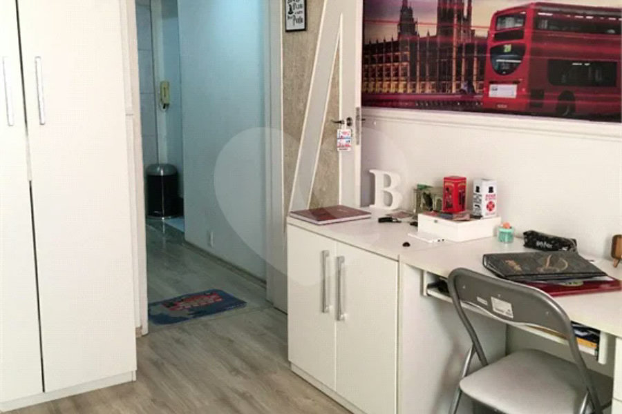 Casa 4 dormitórios, 3 vagas
