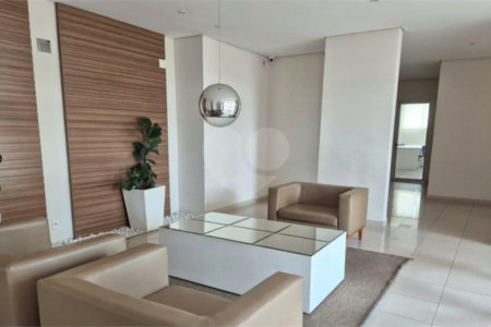 Apartamento reformado de 92 m² no Baeta Neves, com 2 dormitórios, 1 suíte, sala ampliada, área gourmet, 2 vagas, planejados e lazer completo.