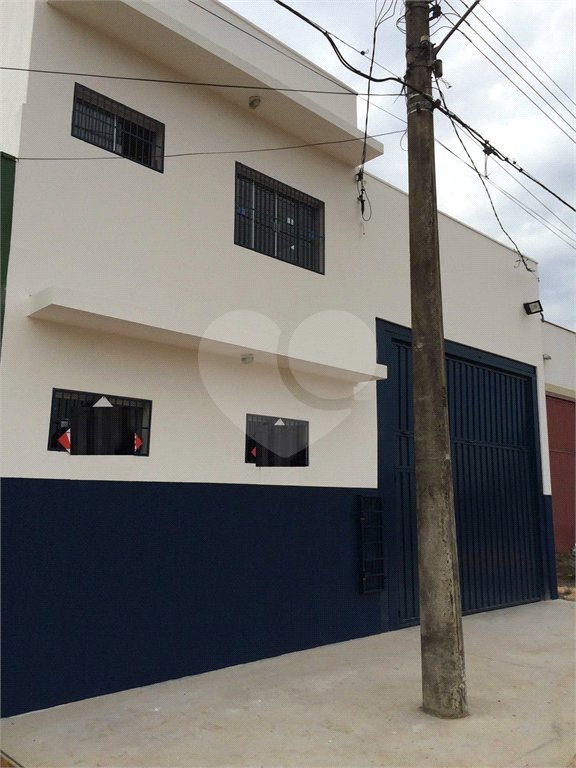 Galpão comercial no Jardim São Paulo.