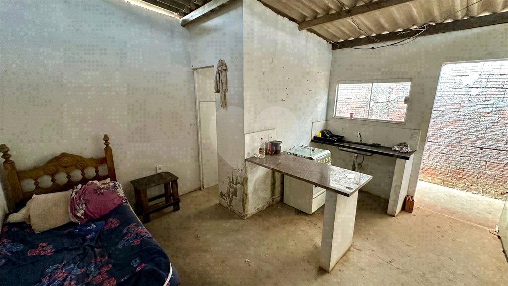 Sobrado a venda com 3 dormitorios sendo 1 suite com closet e varanda no bairro Arcoville
