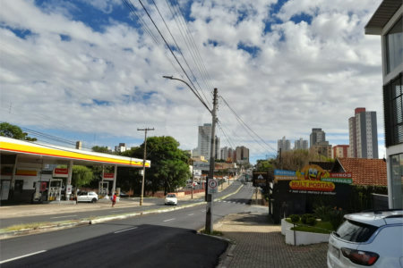 Galpão Comercial à Venda – Localização Estratégica na Avenida São Carlos