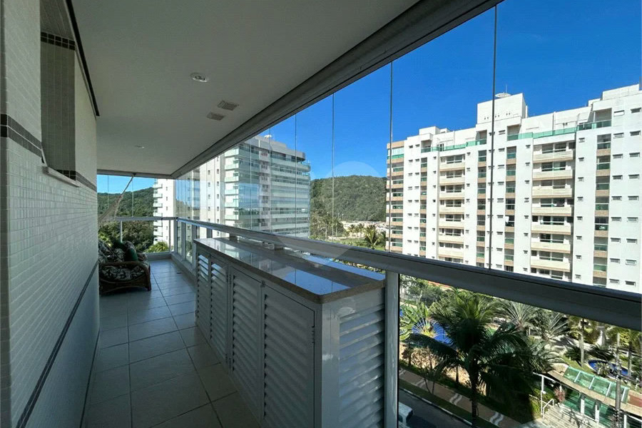 Apartamento à venda com 3 suítes em Riviera de São Lourenço, Bertioga, SP