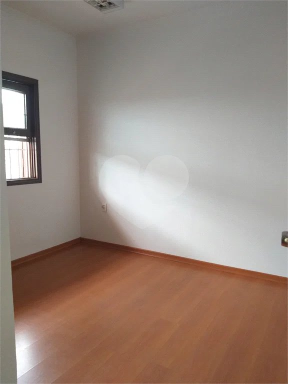 Casa à venda com 4 quartos, sendo 1 suíte,  no Centro, Vinhedo, SP