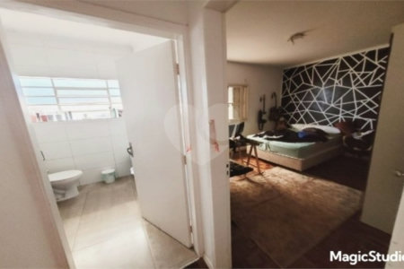 Casa para venda ou locação em São Caetano do Sul, no bairro Olímpico, com 307 m², 8 quartos (3 suítes) e 10 vagas de garagem