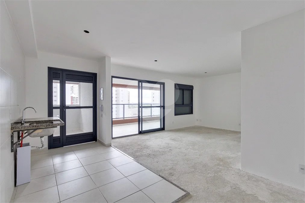 Apartamento à venda com 3 quartos, sendo 1 suíte,  em Alto da Boa Vista, São Paulo, SP
