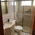 Apartamento em Atibaia com 2 dormitórios (1 suíte), 1 vaga de garagem, elevador, área de lazer com piscina