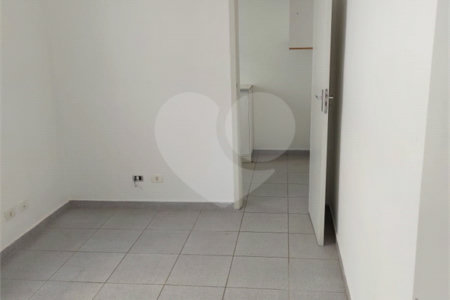 Sobrado à venda com 3 quartos, sendo 1 suíte, em Alto da Boa Vista, São Paulo, SP