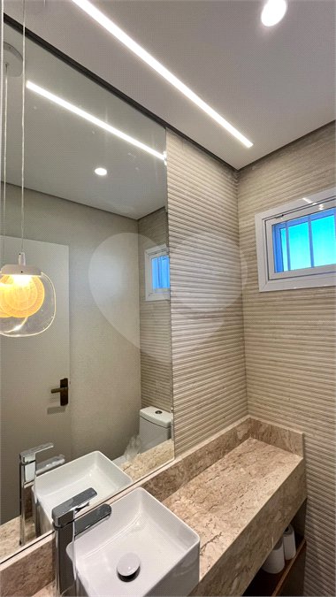Apartamento com 69 metros todo reformado ao lado da Alameda Lucas em Atibaia.