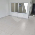 Sobrado à venda em Santo André , com 179m² , 2 dormitórios , sendo 1 suíte e 5 vagas.