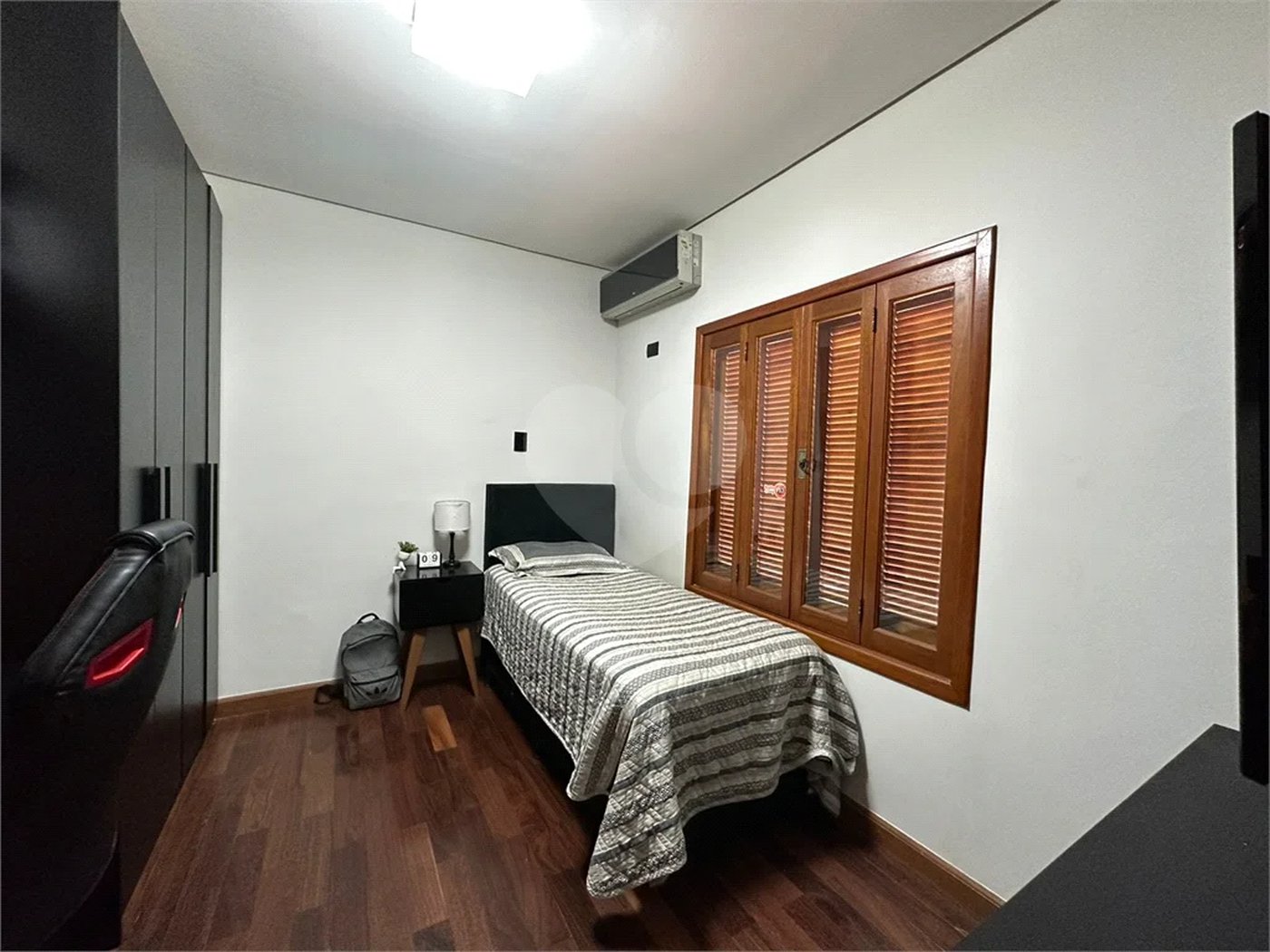Casa à venda e locação no Condomínio Monte Alegre com 04 suítes.