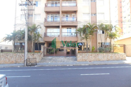 Apartamento com 3 dormitórios.