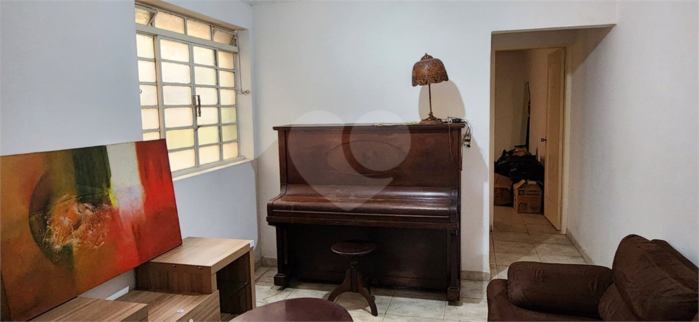 Casa térrea com duas edículas para venda - Saúde, SP.