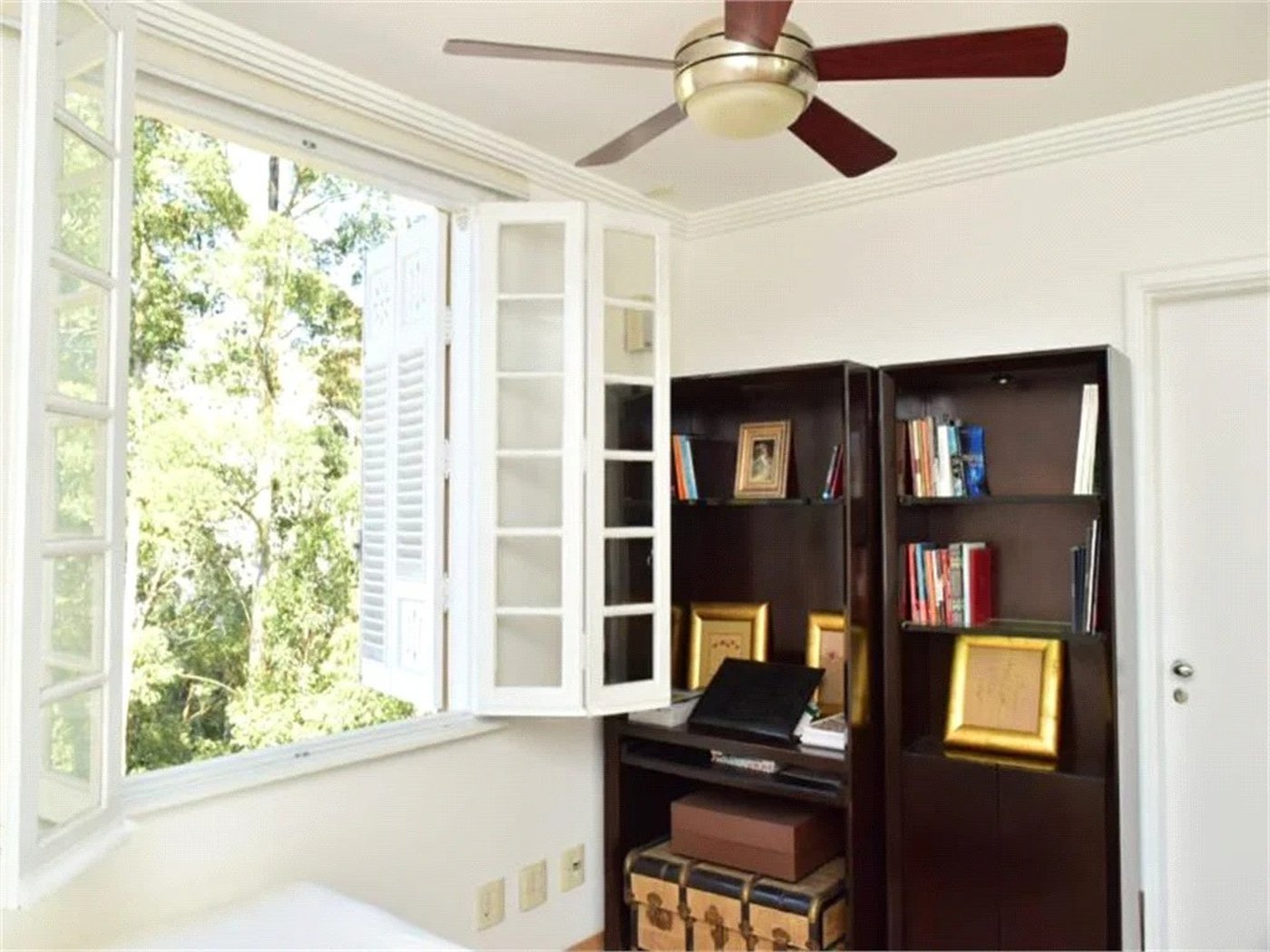 Casa à venda com 4 quartos, sendo 3 suítes,  em Morumbi, São Paulo, SP