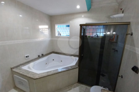 Sobrado à venda com 5 quartos, sendo 1 suíte,  em Terra Nobre, Louveira, SP
