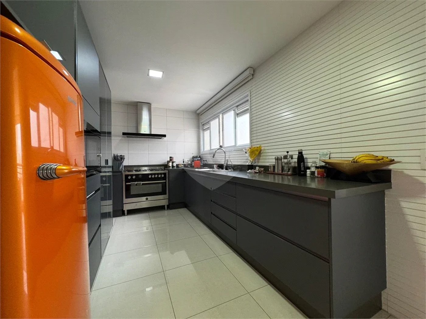 Santana Alto Padrão/Porteira Fechada, Apto. 260 m² 4 Suítes, 5 vagas 2 depósitos privativos
