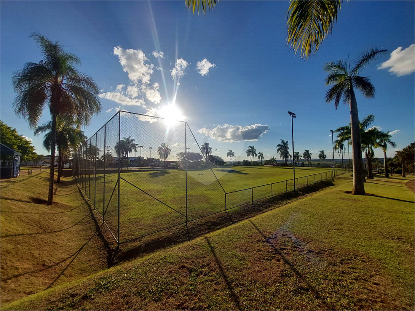 Terreno de 1400m² no Damha Golf com vista pro campo de Golf