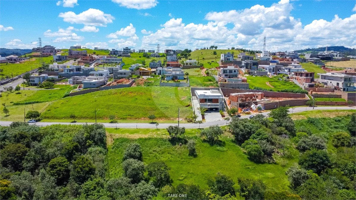 Terreno à venda no condomínio Residencial Campo de Toscana, Vinhedo - SP