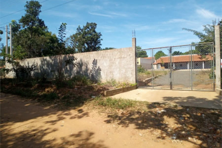 Maravilhosa chácara no Aracê de Santo Antonio recém construída, com uma construção de 230m²
