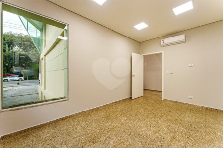 Prédio inteiro comercial á venda e locação na Vila Leopoldina.