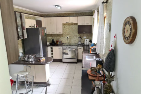 Casa à venda na Vila Esperança com 230m² 3 dormitórios 1 suíte 3 banheiros 3 vagas